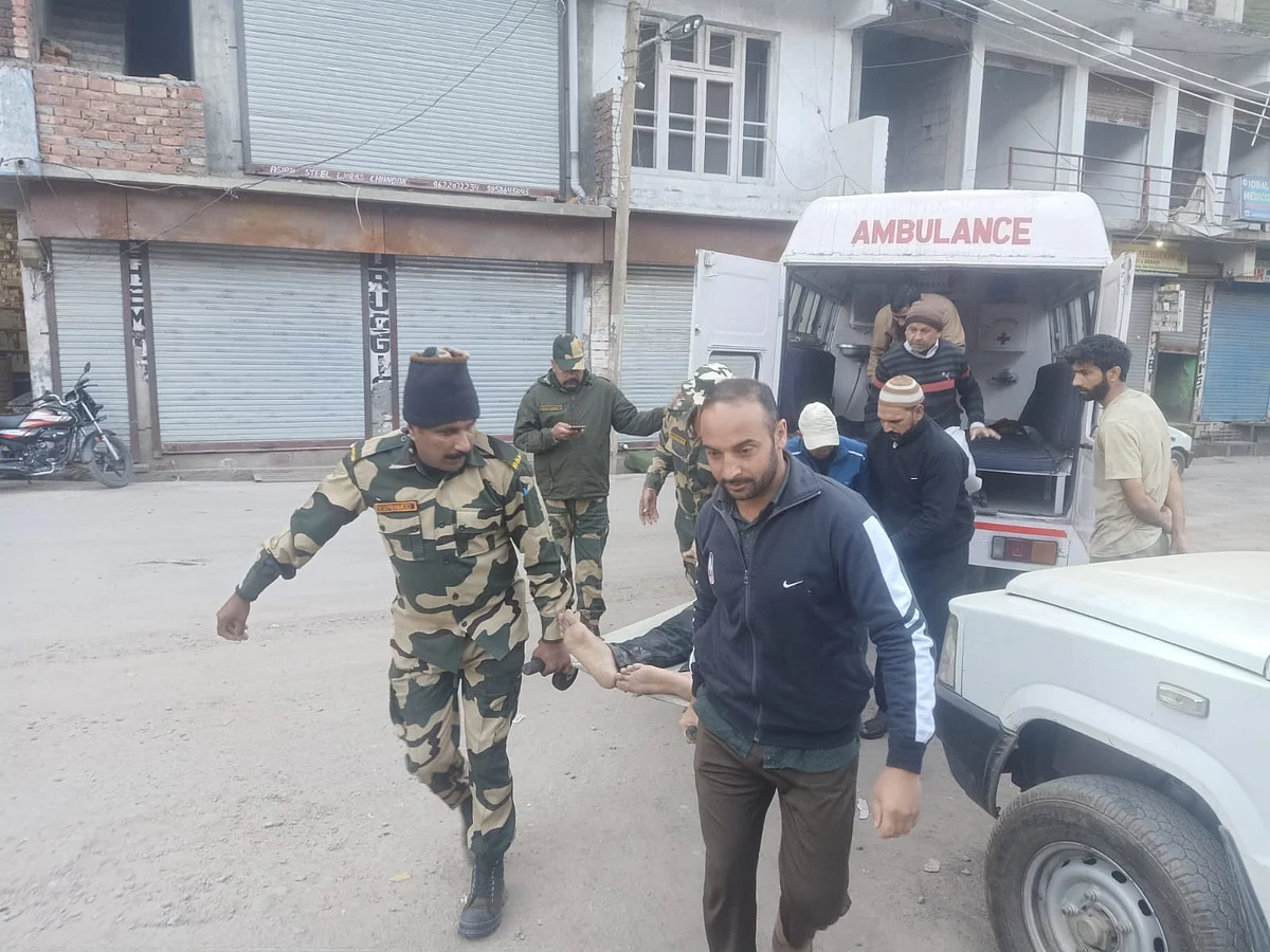 Two persons were injured after a tractor trolley plunged into a ditch in Padi Bazar area of Tehsil Mandi of Poonch district on Saturday, officials said.