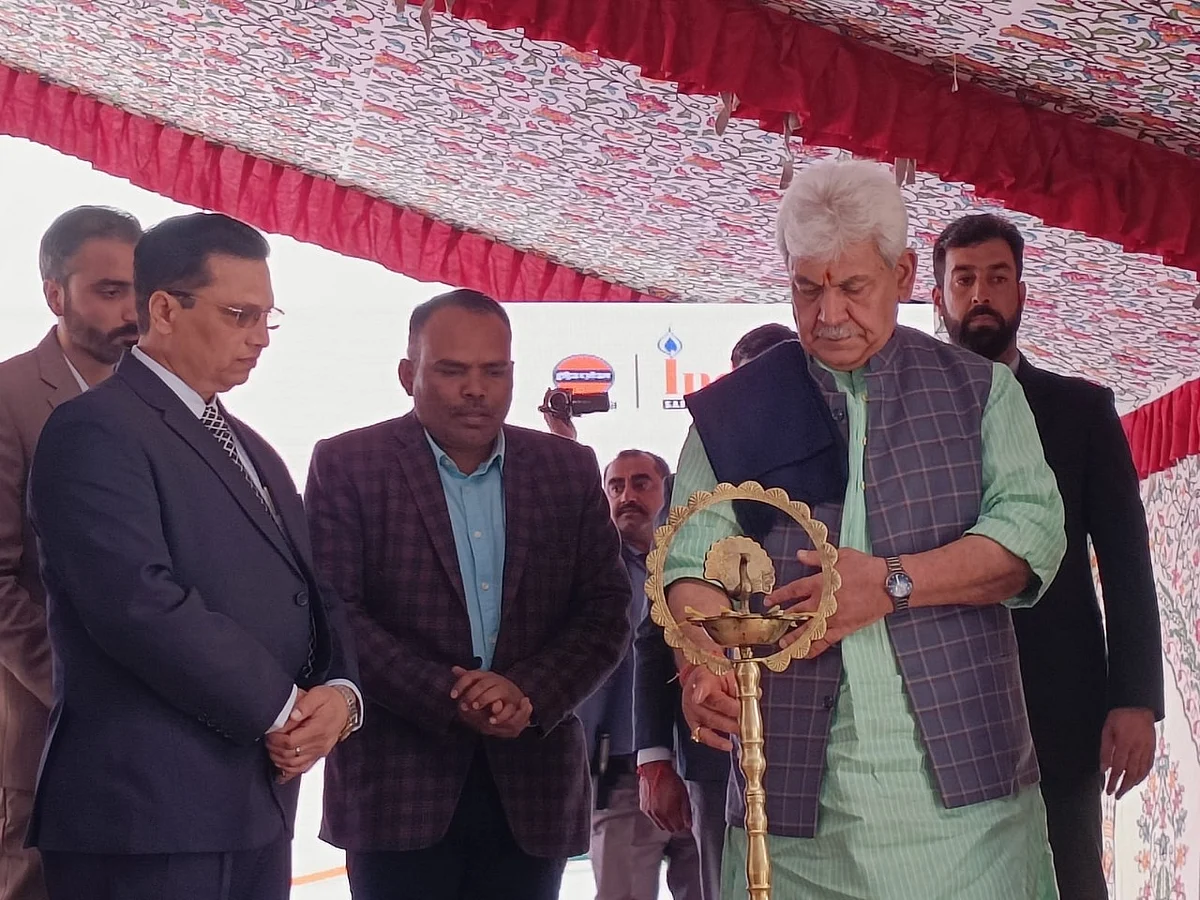 LG Manoj Sinha inaugurates IOCL’s LPG bottling plant in Anantnag