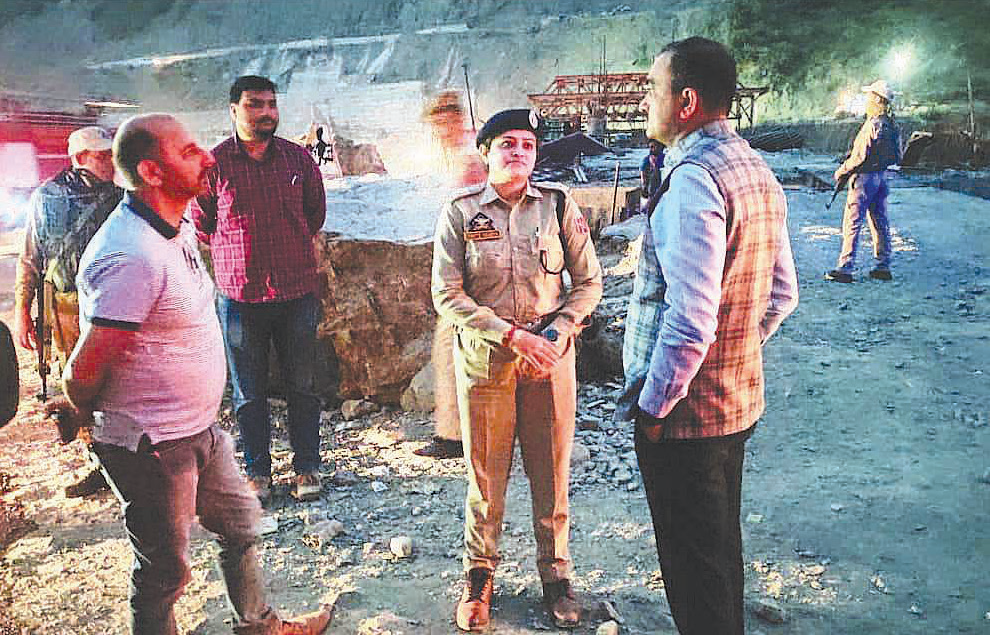 The DC apprised the Div Com about section wise progress on the four-laning of National Highway, including Nashri-Ramban and Ramban-Banihal sections.