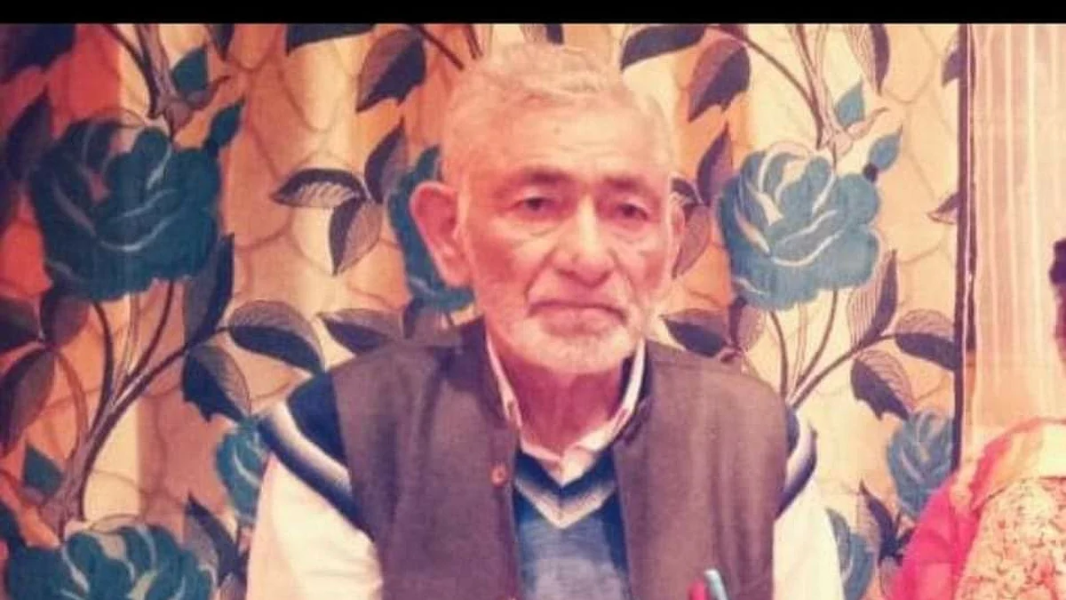 Ghulam Mohammad Raina , well known medical practitioner and father of journalist Irfan Raina, Correspondent Greater Kashmir) and teacher Imran Raina passed away at his residence at Gund, Kangan on Tuesday morning.