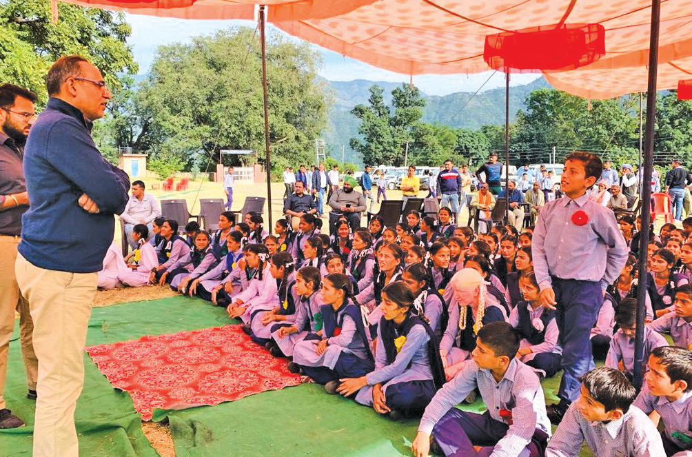 Speaking on the occasion, Rohit Kansal said that government has assigned the responsibility of Guardian/ Mentor to the Visiting Officer who shall continue to take regular review of the developmental profile of the panchayat.