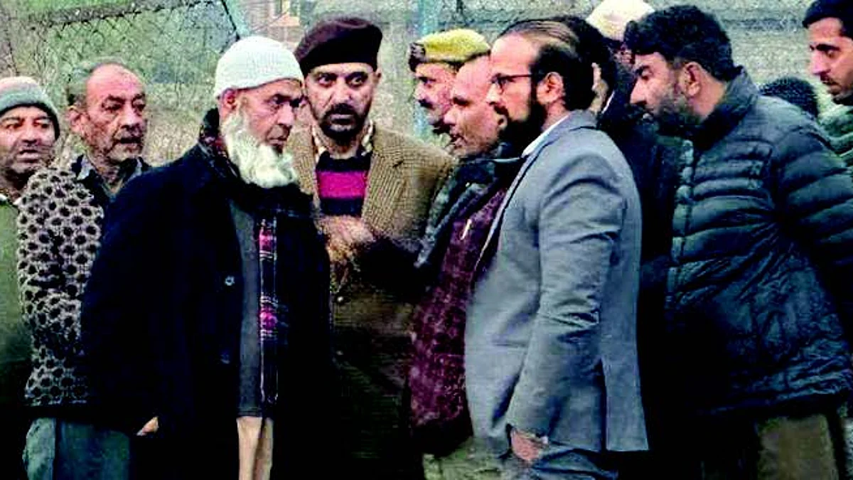 This delegation of high level officers headed by Div Com then visited Gilsar where the Div Com passed instructions to the concerned officers.