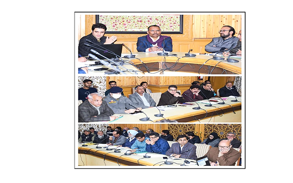 Div Com Kashmir reviews progress of Srinagar smart city projects