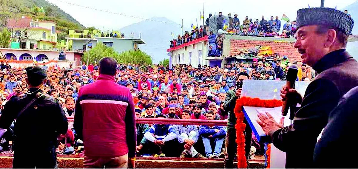 According to a press note, he was addressing a public meeting at Kheleni (Doda}.