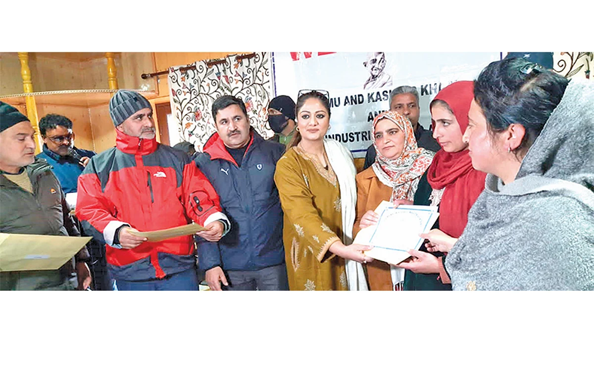 250 units involving subsidy of Rs 4.24 crore established under PMEGP in district Anantnag: Dr Hina Bhat