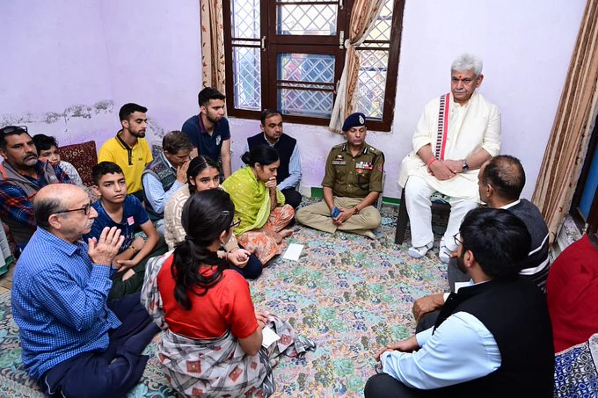 LG Manoj Sinha meets the family of slain Kashmiri Pandit in Jammu