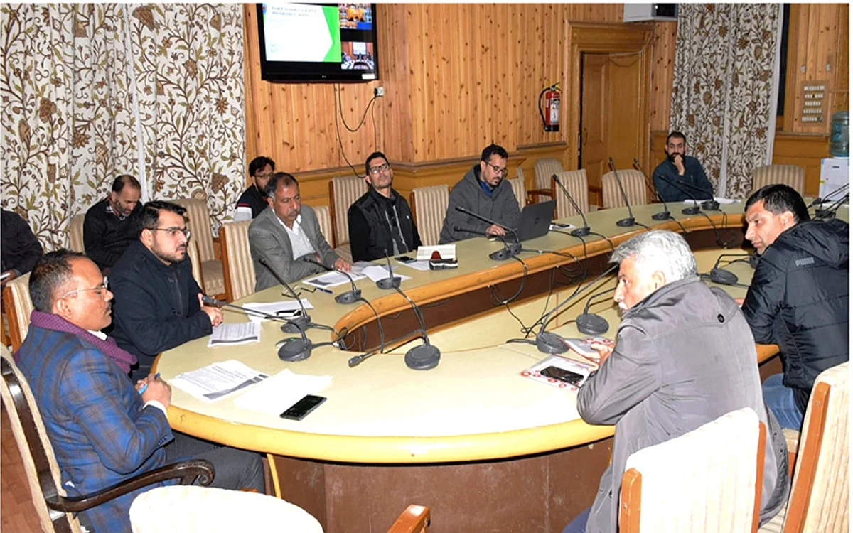 LET THERE BE LIGHT | Div Com puts the power ball in peoples’ court