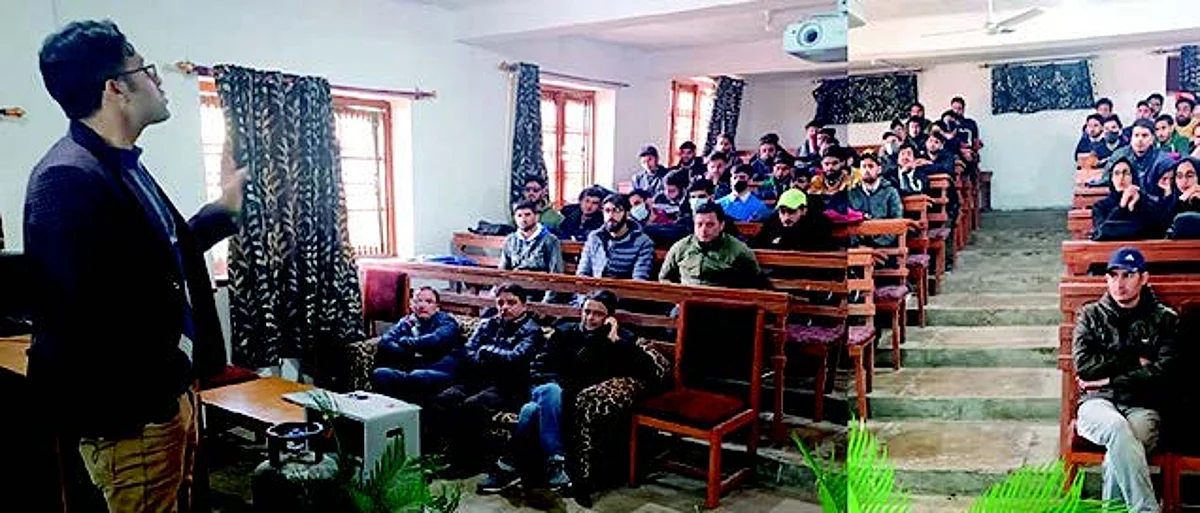 NABARD, GDC Anantnag hold workshop on agripreneurship