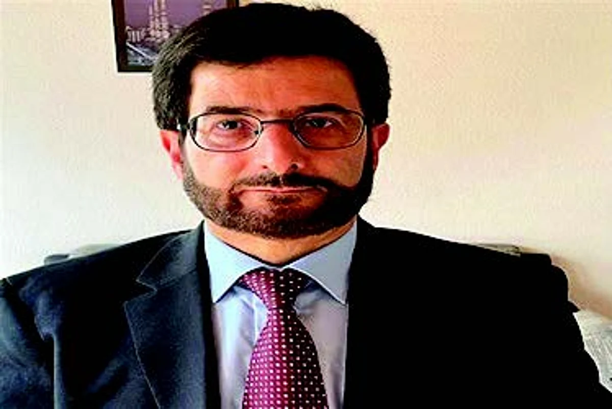 Shah has been awarded an honorary doctorate in Veterinary Medicine and Animal Sciences by Ballsbridge International University, Dominica.