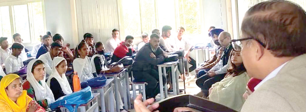 Principal of the host College, Professor Rajshree Dhar, in her address, highlighted the role of youth in nation-building and motivated the students to choose entrepreneurship as a career choice.