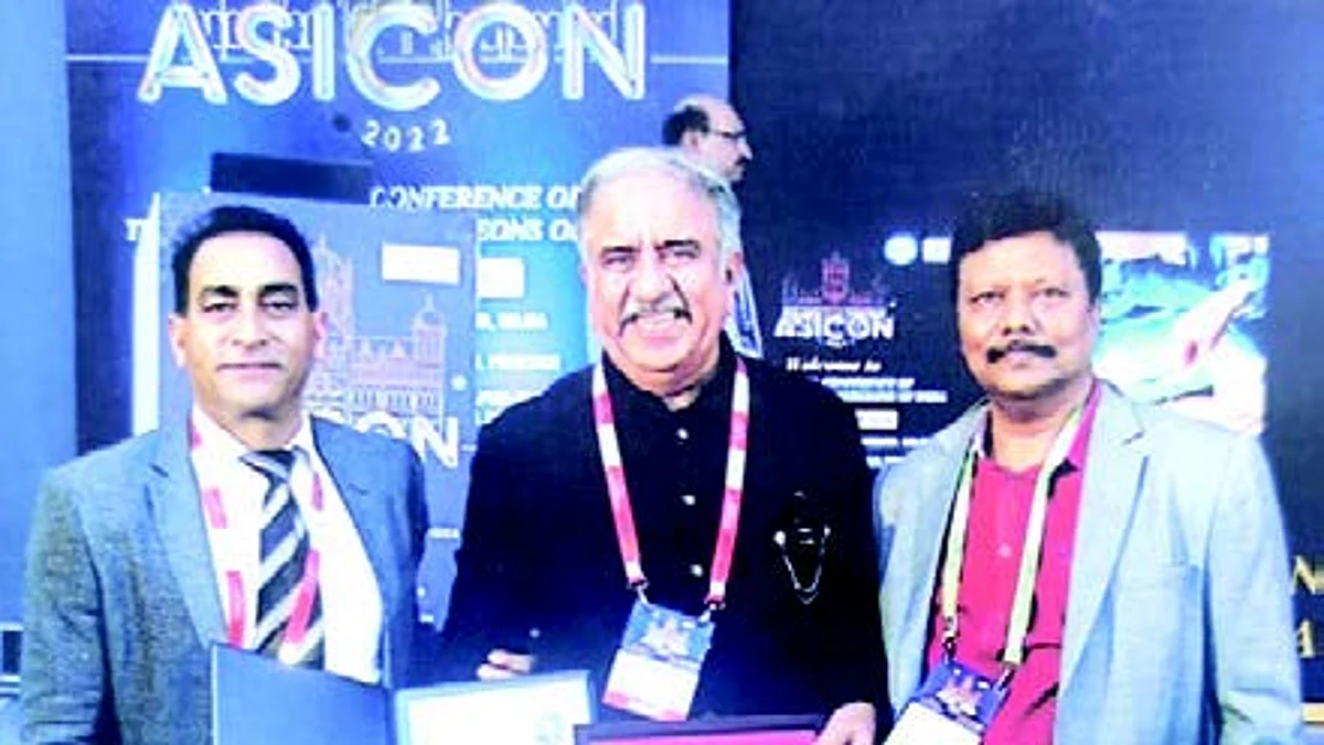 Dr (Prof) M R Attri from GMC Srinagar awarded