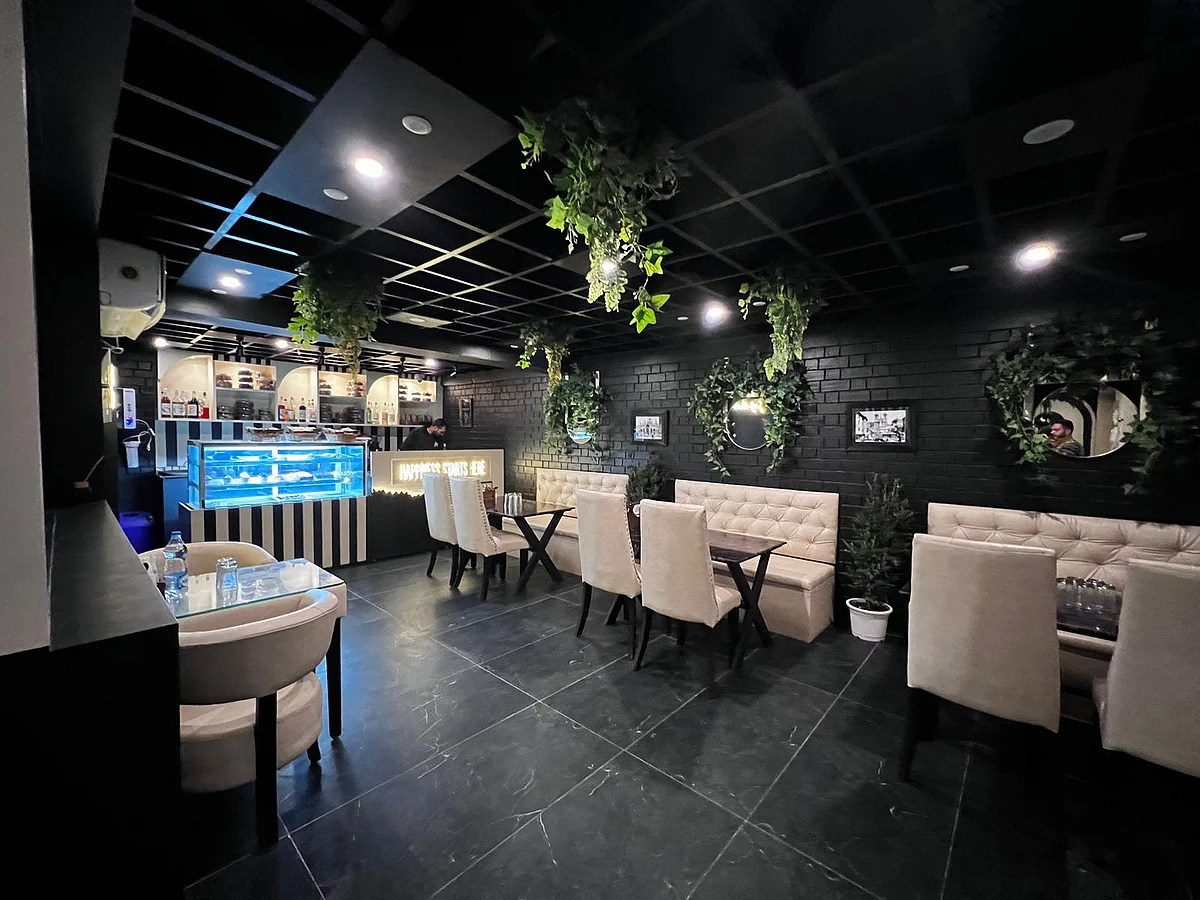 Mudasir, a youthful food enthusiast, stated that the café now has over 300 items on its menu. “Recently, the café underwent a refurbishment in order to accommodate more guests.”