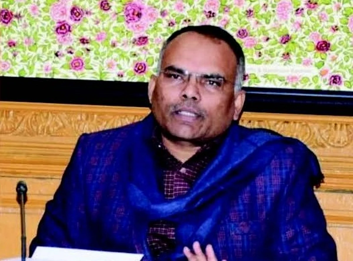 While from the police department the meeting was attended by DIG police, other senior officers of police and Traffic virtually besides officers from Paramilitary Forces.