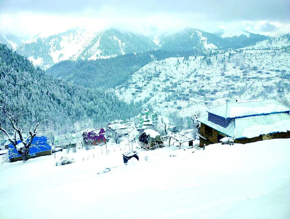 The delay in this session's snowfall had become worrisome for the locals, especially the farmers.