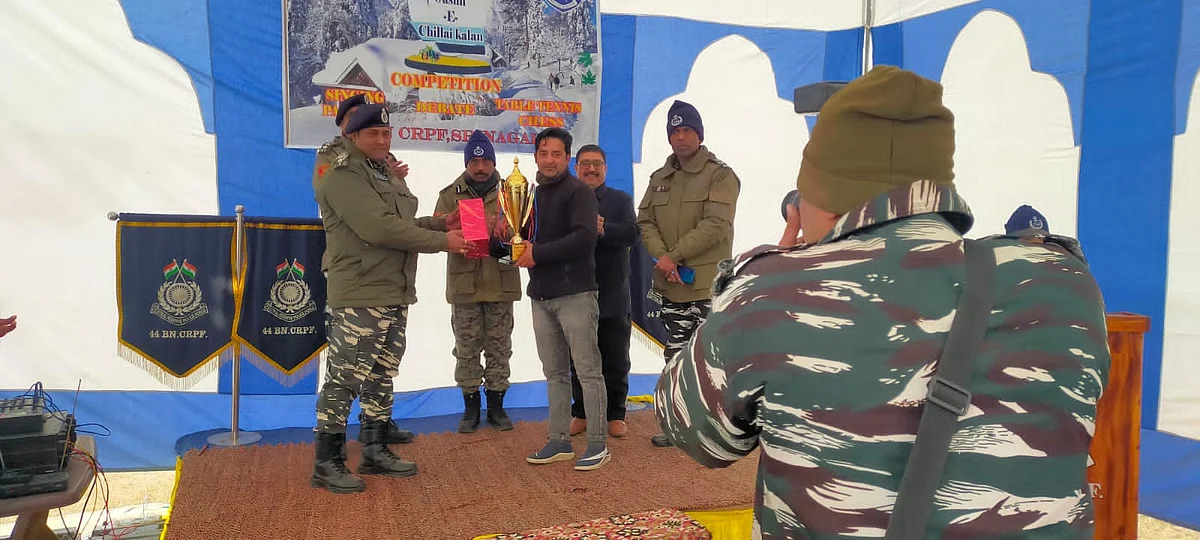 Srinagar: CRPF organises Jashn-e-Chillai Kalan to engage with youth