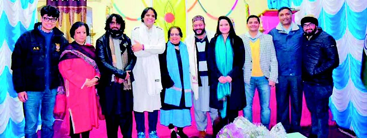 Spic Macay holds musical event