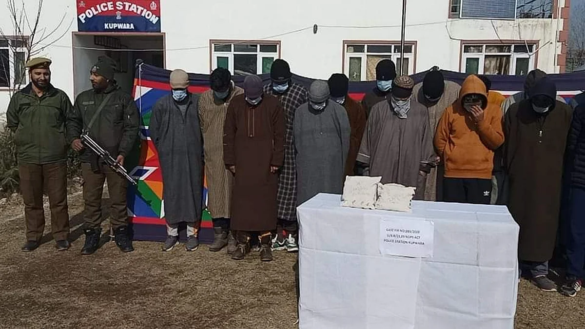 Five cops among 17 held as police bust major drug racket in north Kashmir
