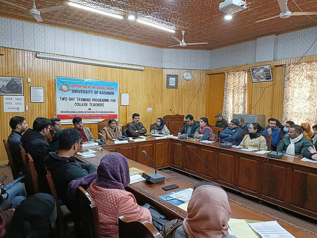 Director North Campus Prof Bashir Ahmad Ganai and Dr Majid Shafi, Nodal Officer, Addiction Treatment Facility, also shared their views.