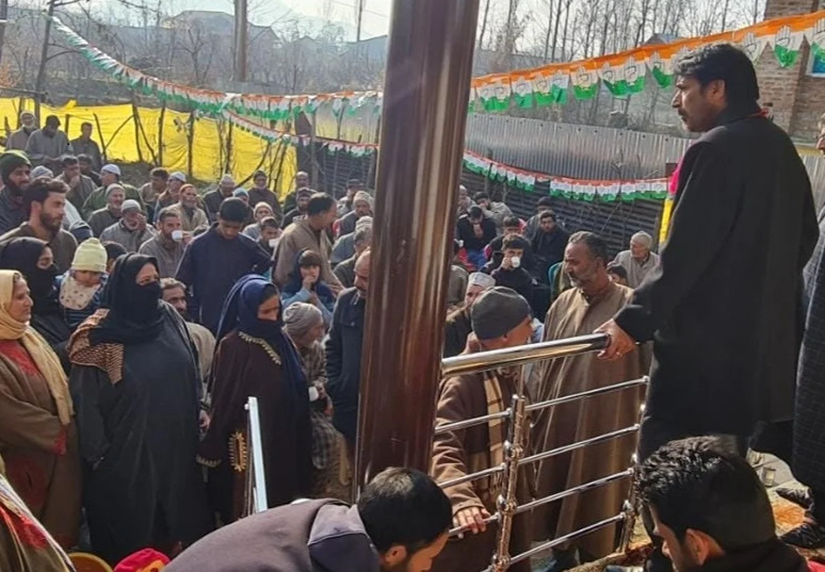 Mir addresses booth level party delegates in Kokernag