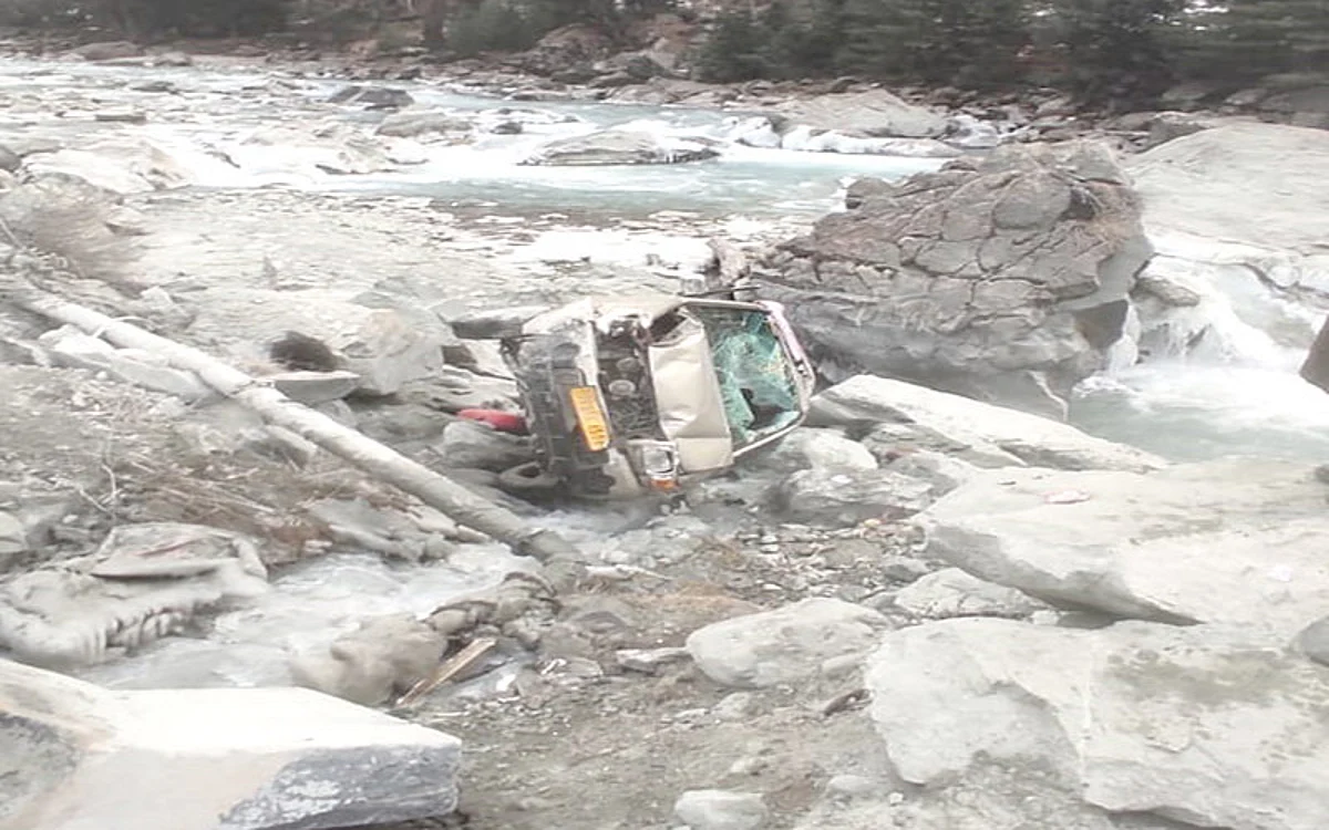3 tourists injured in Sonamarg road mishap