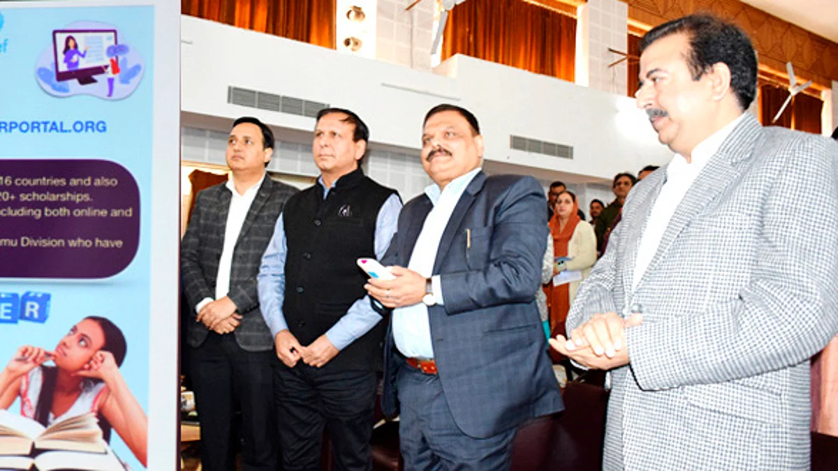 This portal will help students in exploring over more than 555 careers, 21000 colleges, 262,000 programs in 16 countries and also 1150 entrance exams, vocational courses and 1120 scholarships.
