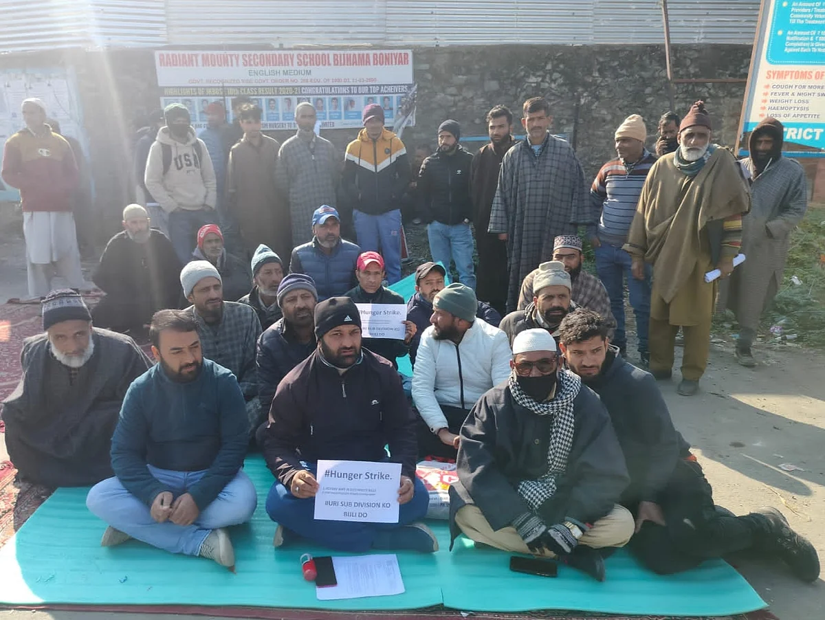 DDC member, BDCs hold sit-in protest in Boniyar