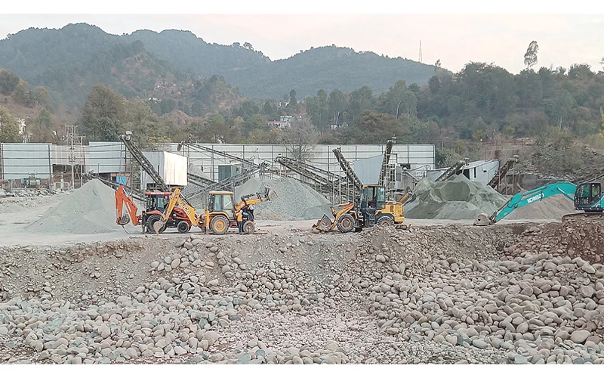 Stone crusher owners begin indefinite strike in Rajouri against illegal mining