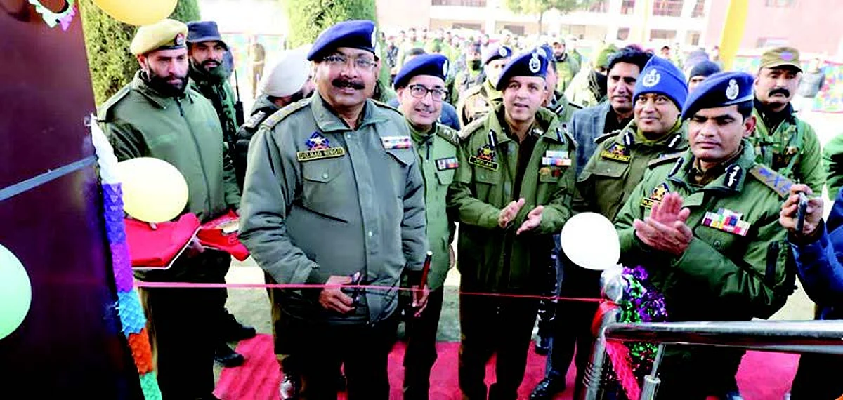 Commander Sector 1st RR Amandeep Malhi, AIG Building (PHQ) Javid Iqbal Matoo, AIG Communication (PHQ), Manoj Kumar Pandit, CO IRP 23 Bn, Atul Sharma, and CO CRPF Rajeev Yadav were also present on the occasion.