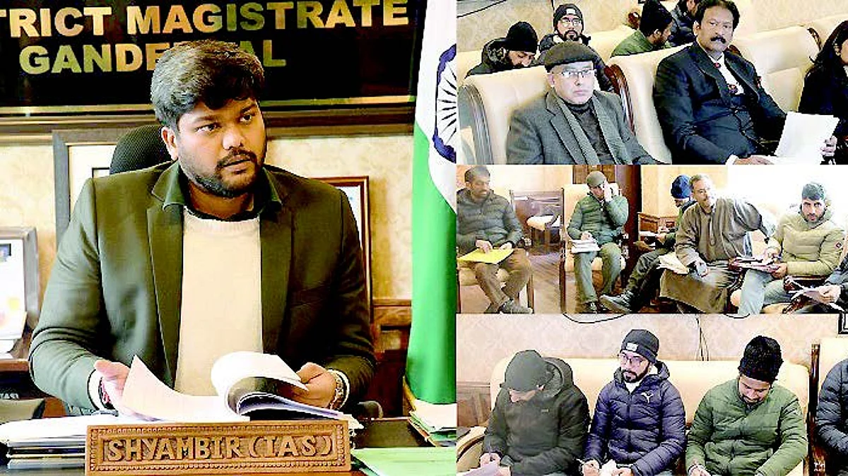 While discussing the bottlenecks, the DC urged all the members to undertake extensive branding of the products originated and exported from the district for easy identification and quality assurance in the National and international market.