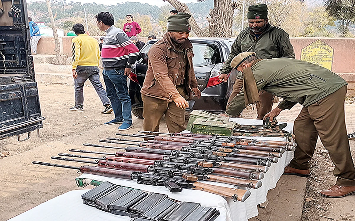 VDC ex-servicemen equipped with SLRs in Rajouri