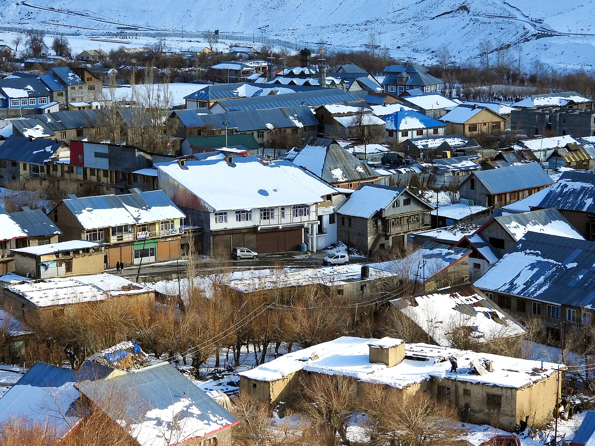 A view of the snow-covered Drass area often called the Gateway to Ladakh, in Kargil on Wednesday. At a height of 3230 m it is the second coldest inhabited place on earth after Siberia's Oymyakon.