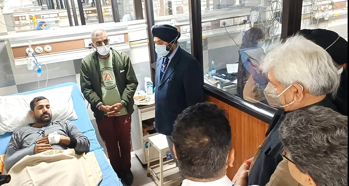 LG visits GMC Jammu to inquire about health of civilians injured in Rajouri