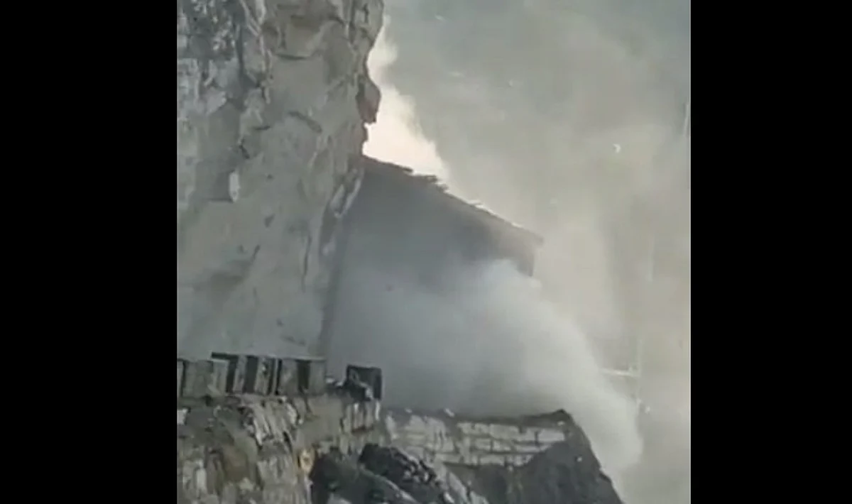 Officials said that a heavy volume of rolling stones damaged a temporal steel tunnel erected for safeguarding the property and lives of the people from shooting stones at Panthyal.