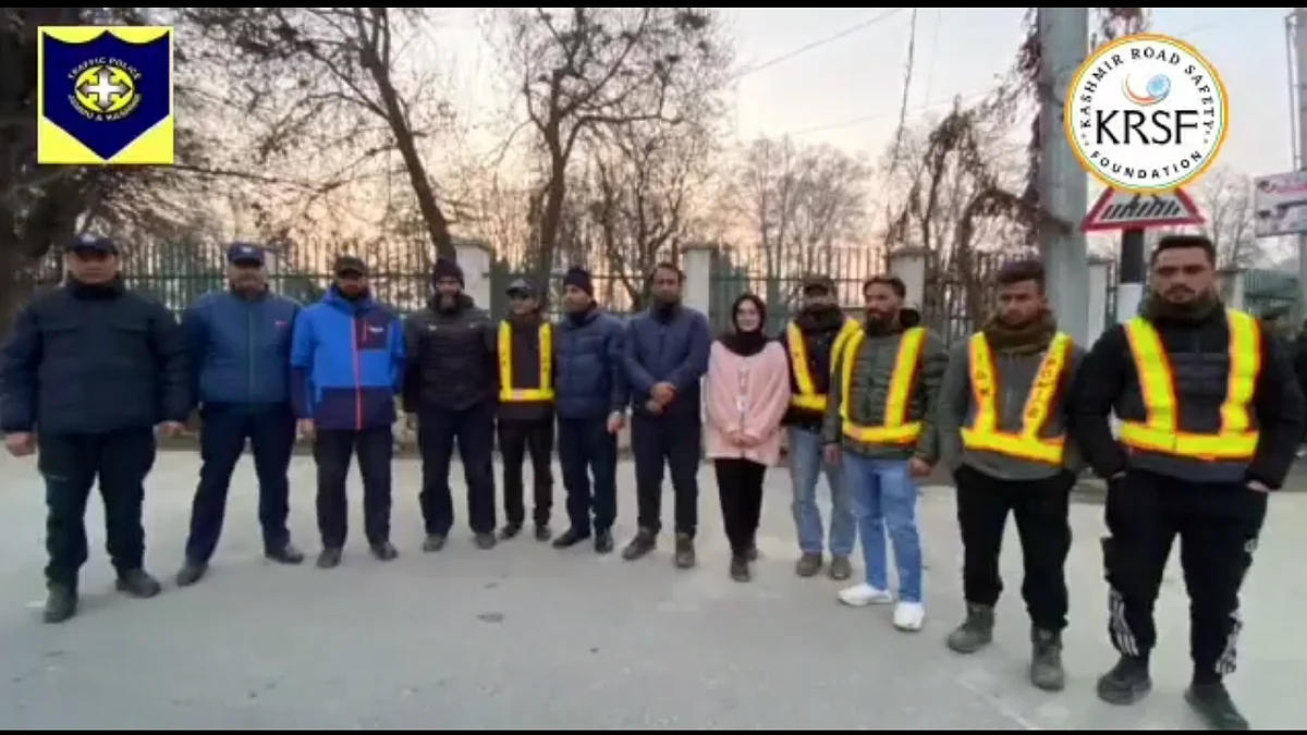 Greater Kashmir received a delegation of these drivers including a woman, who said that in the name of traffic awareness and management, these volunteers had been rude to them and verbally harassing them.
