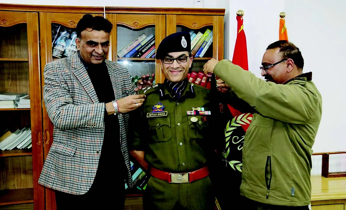 On his promotion, Parray has been posted as DIG (Training) Police Headquarters.