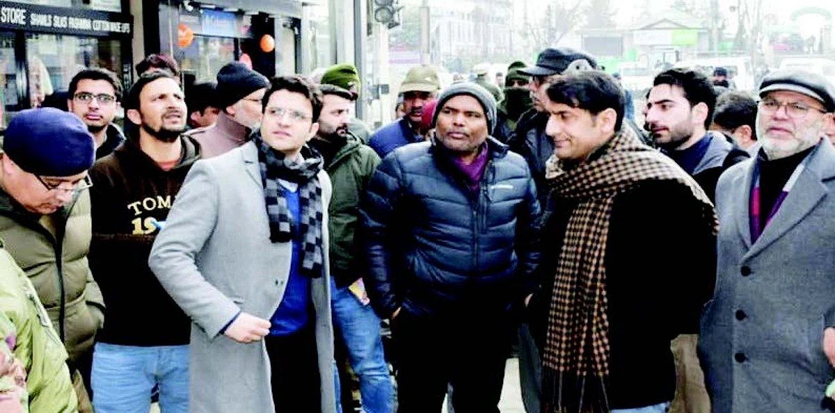 During the tour he was accompanied by DC Srinagar, Commissioner SMC and other officers.