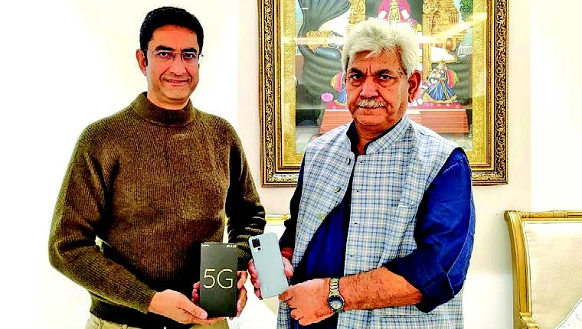 "The IT sector is showing a very robust and consistent growth. Use of best of the technologies ensuring responsive, transparent and easily accessible governance," the Lt Governor said.