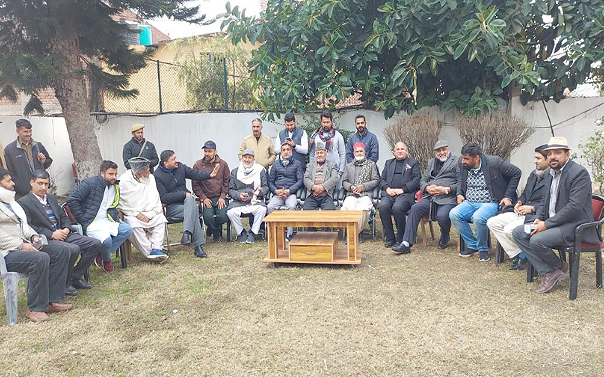 Rajouri leaders demand roll back of land related order