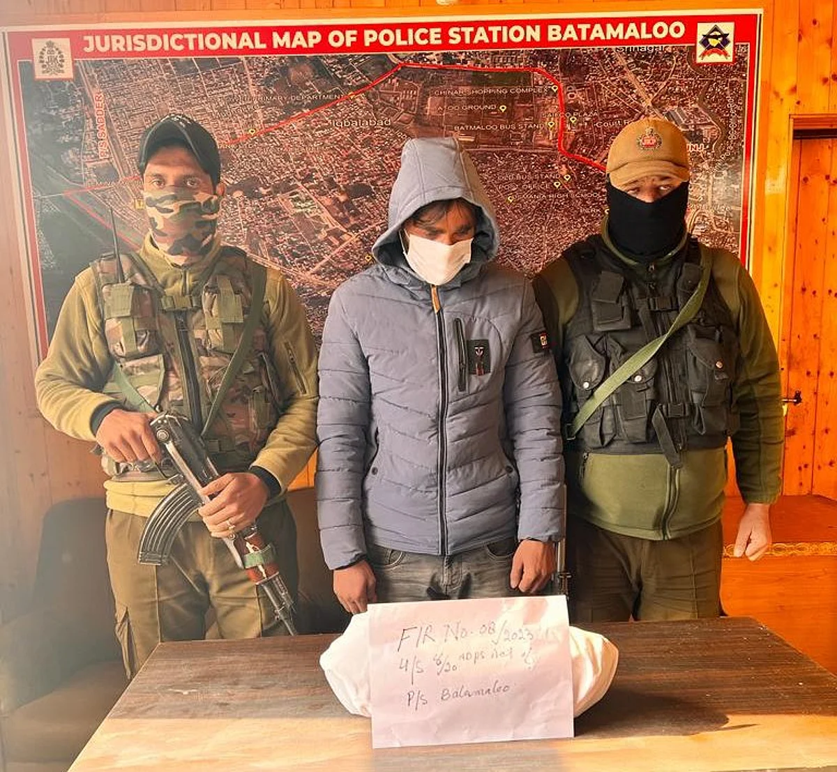 Police identified the accused as Nayeem Ahmad Parray S/O Abdul Khaliq R/O Tengpora, Srinagar.