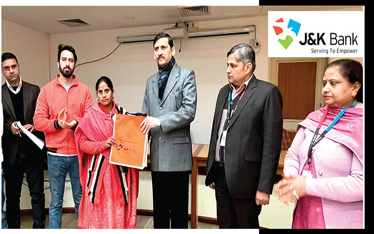J&K Bank engages 24 SHG members as Business Correspondents in Jammu