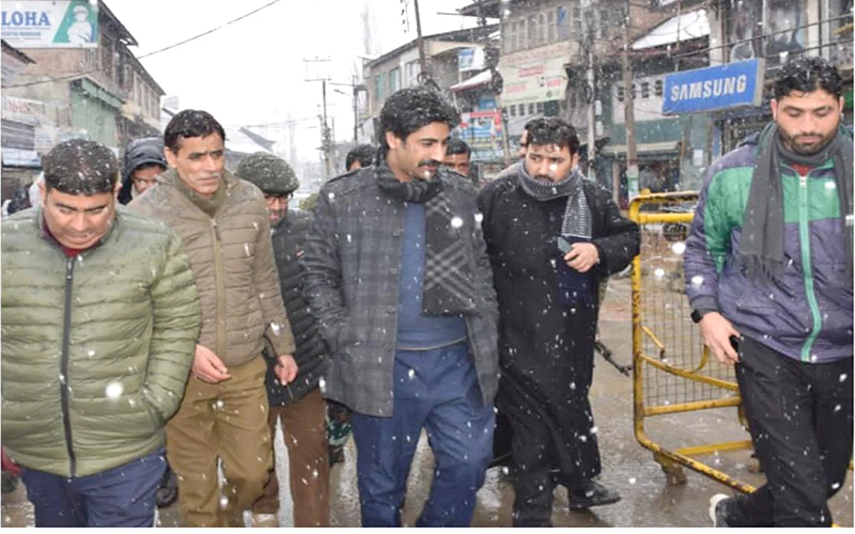 Snow clearance, healthcare facilities reviewed in Budgam