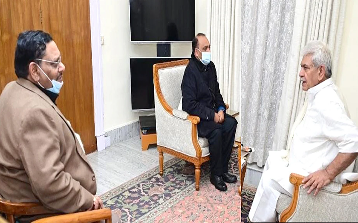 Former CJ , MD & CEO J&K Bank call on LG Sinha