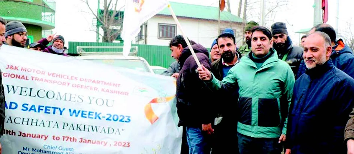 SSP Traffic City, Muzaffar Ahmad Shah and Regional Transport Officer(RTO), Kashmir, Sajid Yehaya Naqash, besides SP East were present on the occasion.