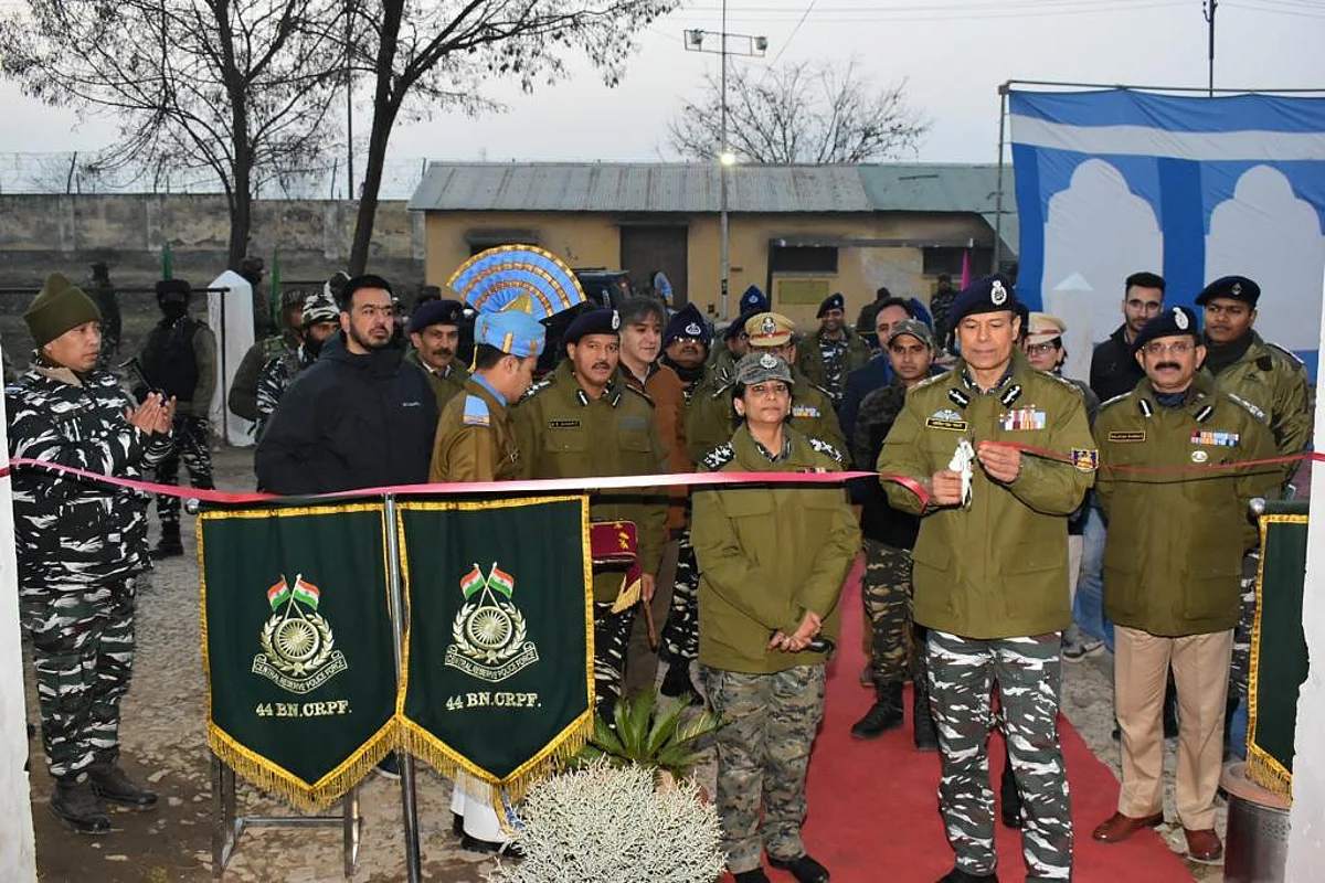 CRPF Srinagar collaborates with IMHANS to curb alcoholism among personnel