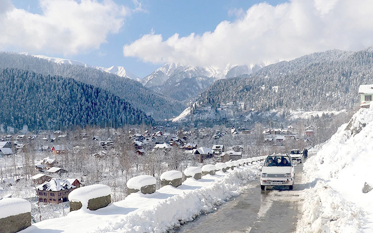 Roads, water , power supply restored to normal across Kashmir Division: Govt