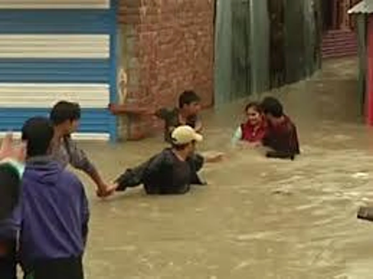 DC reviews rehabilitation process of flood-victims