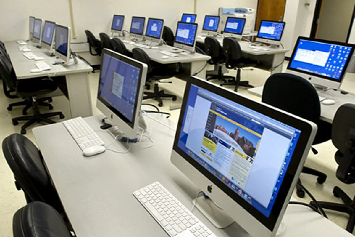 Delta Force conducts computer classes for youth