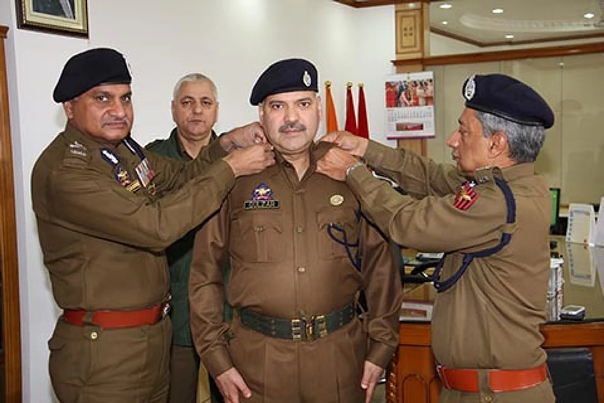 DGP decorates SP Gulzar Ahmed