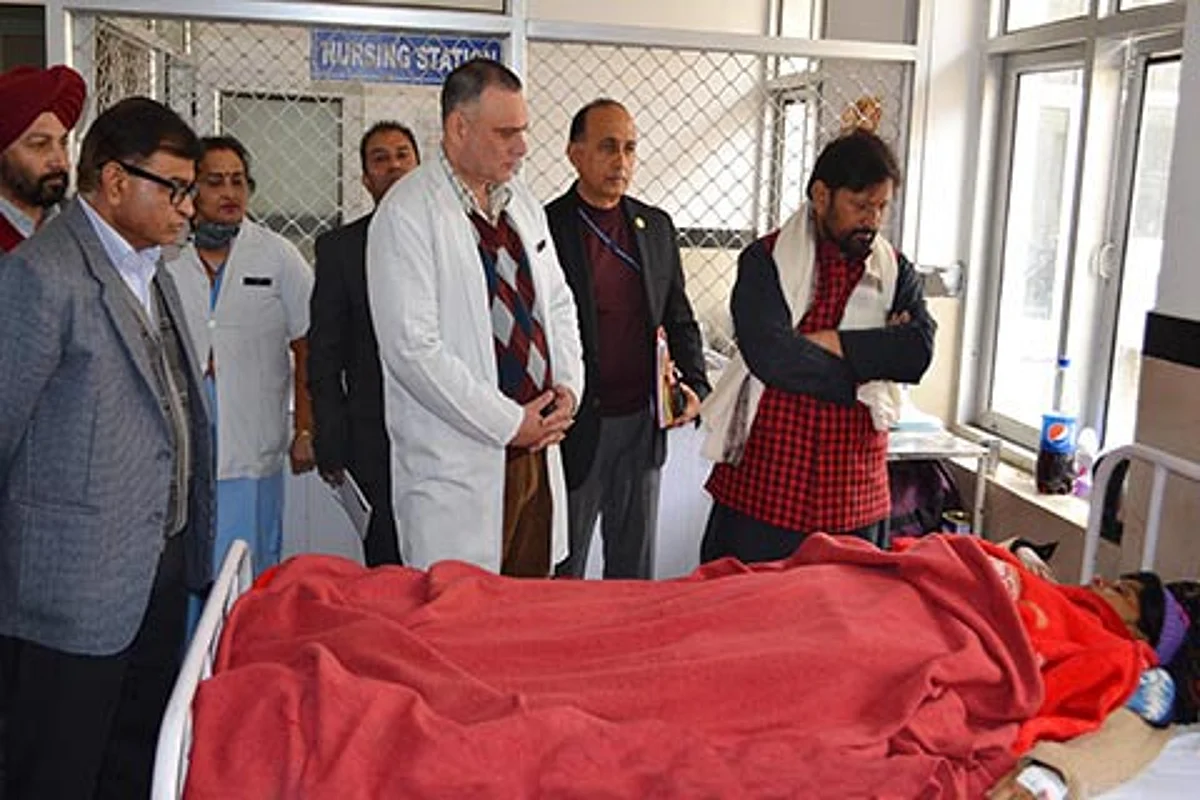 Lal Singh reprimands GMC Faculty