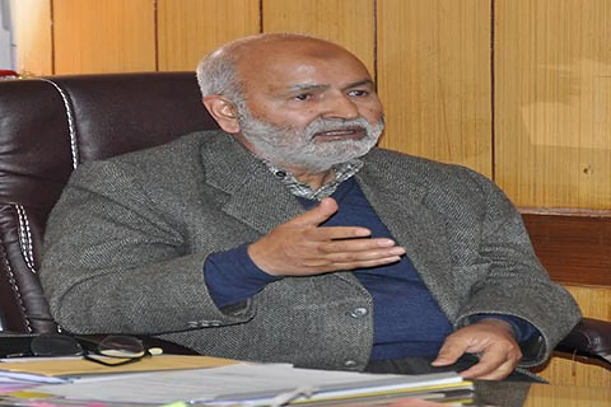 Naeem Akhtar calls on Union HRD Minister